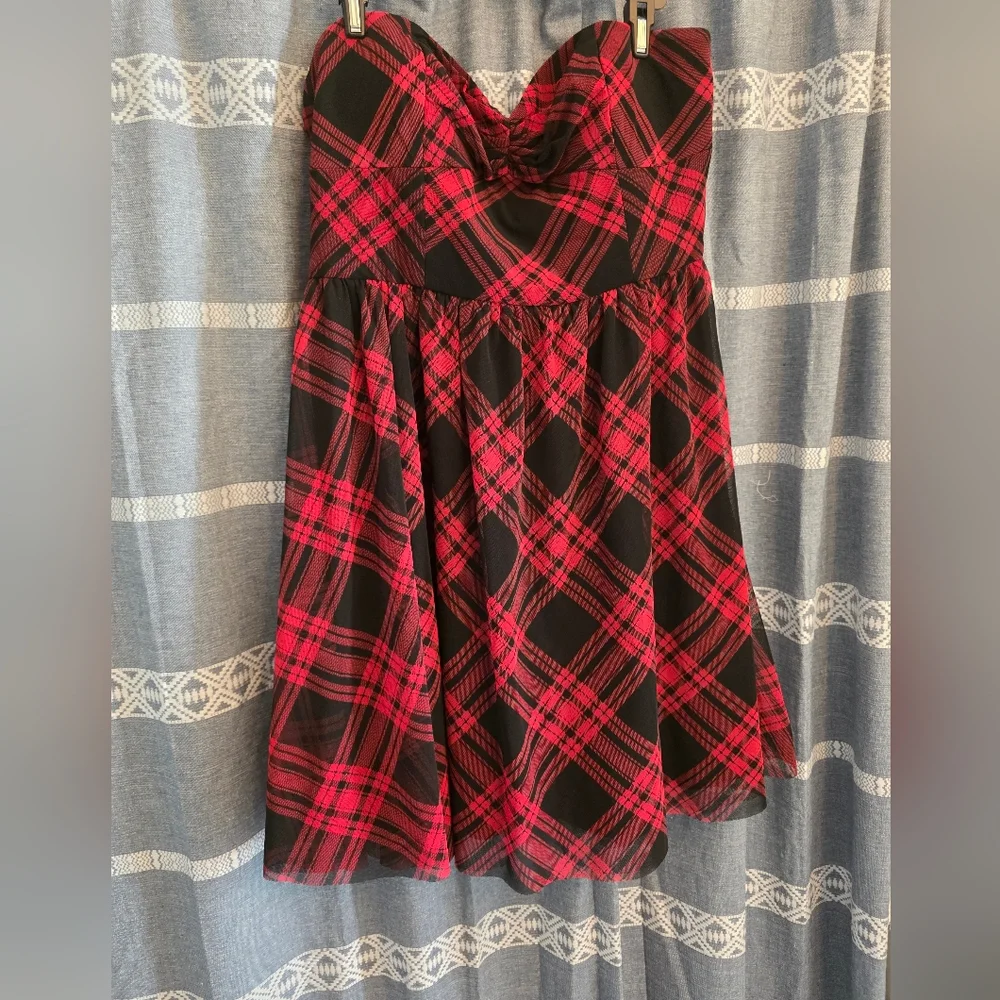Betsey Johnson Strapless Dress SIZE 14 - Picture 1 of 3